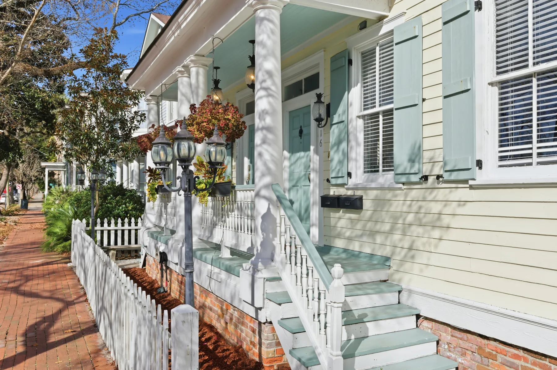 The Wilder House - Luxury Forsyth Park Vacation Rental Exterior